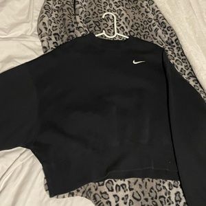 Cropped Nike Sweatshirt